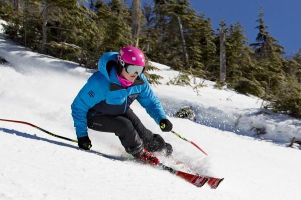 澳门金沙app下载 Alpine 滑雪团队